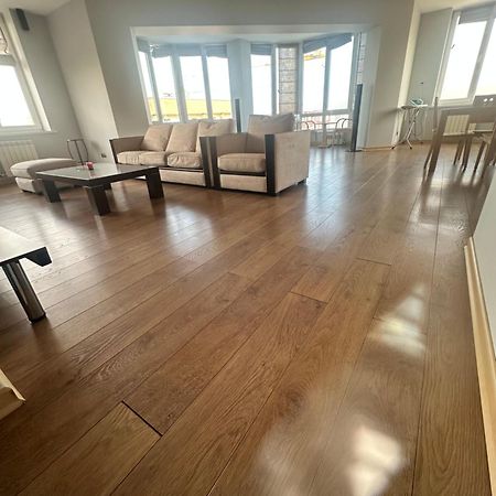 Whitefort Apartment Almaty Esterno foto