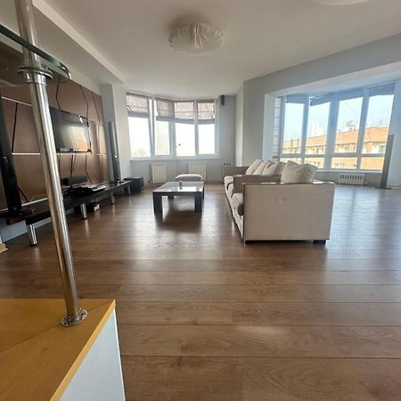 Whitefort Apartment Almaty Esterno foto