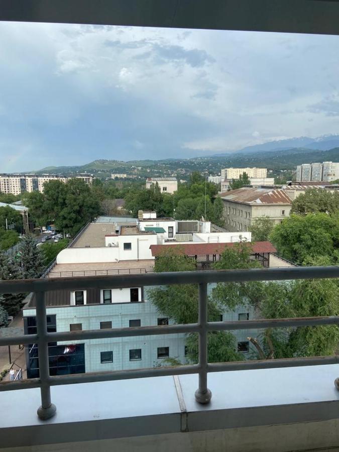 Whitefort Apartment Almaty Esterno foto